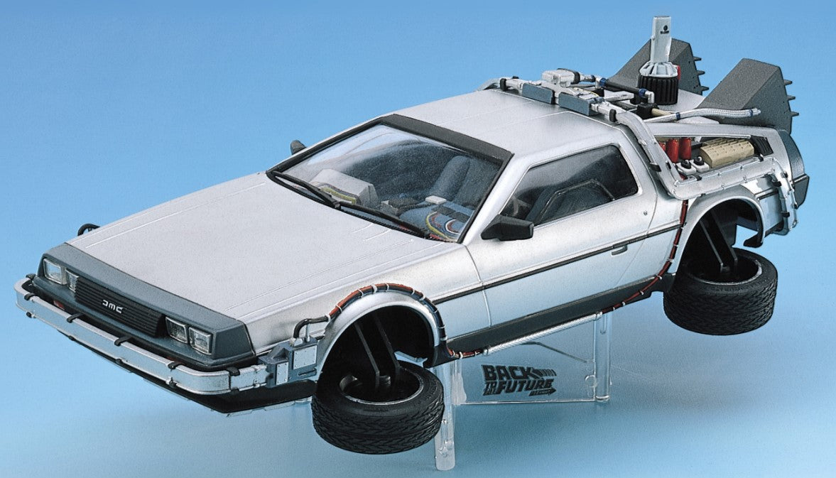 Aoshima 1/24 Back To The Future DELOREAN from PART II