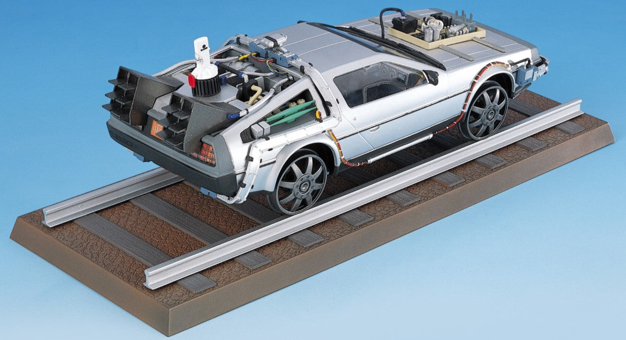 Aoshima 1/24 Back To The Future DELOREAN from PART III & RAILROAD Ver.