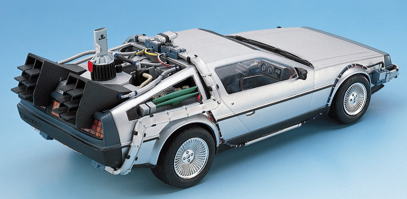 Aoshima 1/24 Back To The Future DELOREAN from PART II