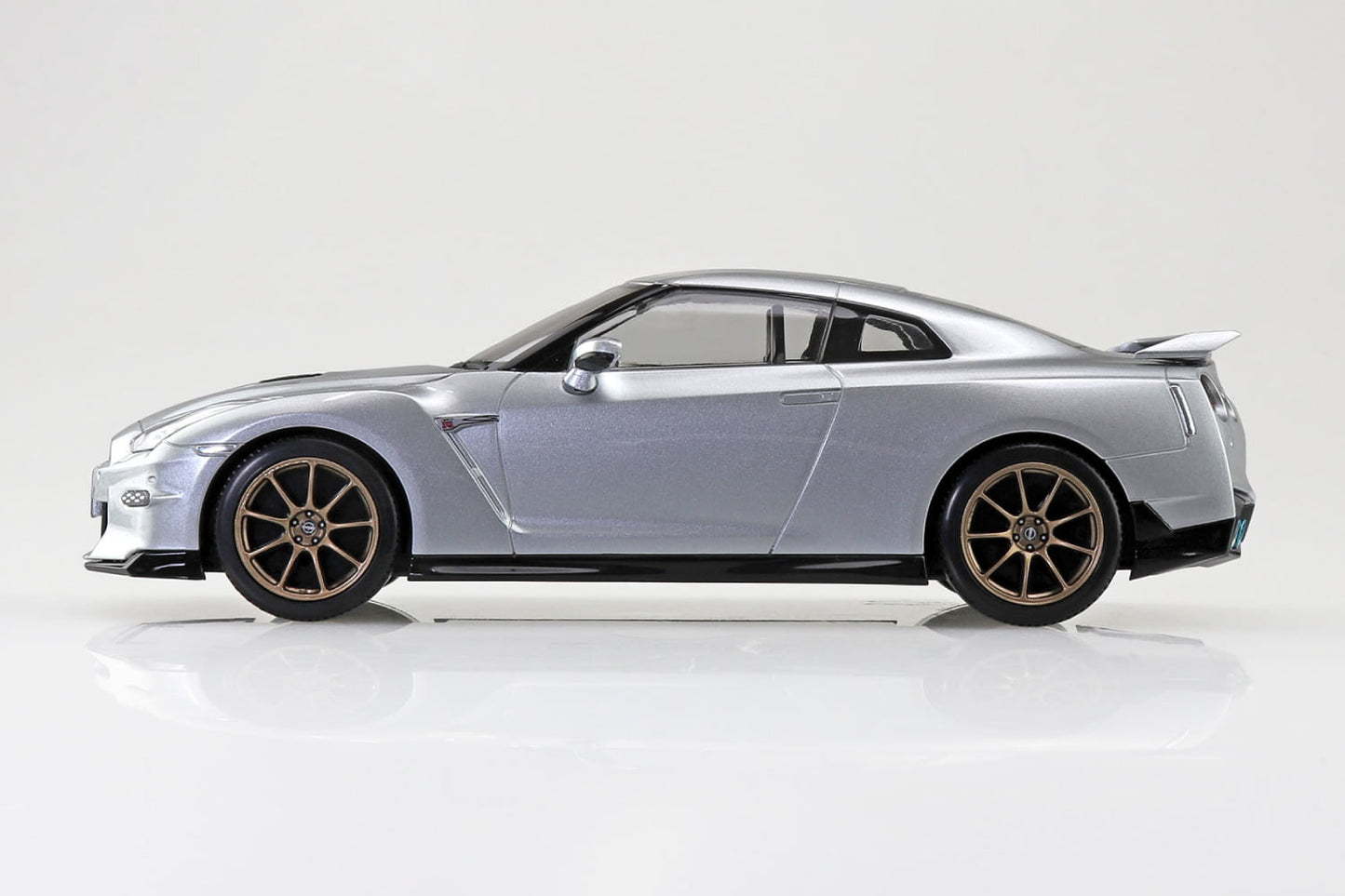 1/32 SNAP KIT NISSAN R35 GT-R 2024 (Ultimate Metal Silver)