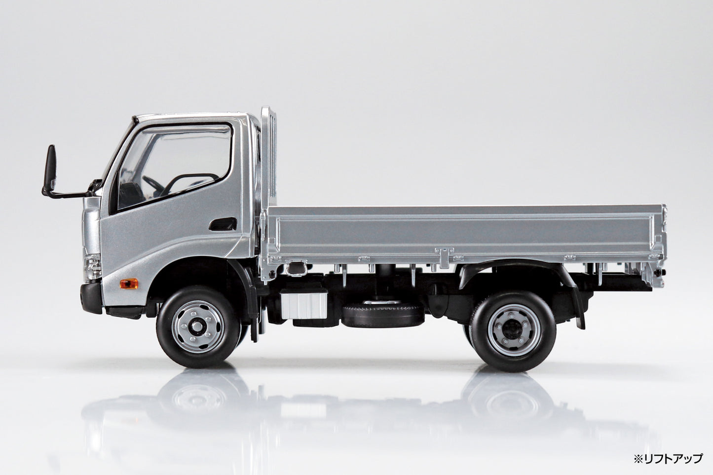 1/32 SNAP KIT Hino Dutro Truck (Sliver)