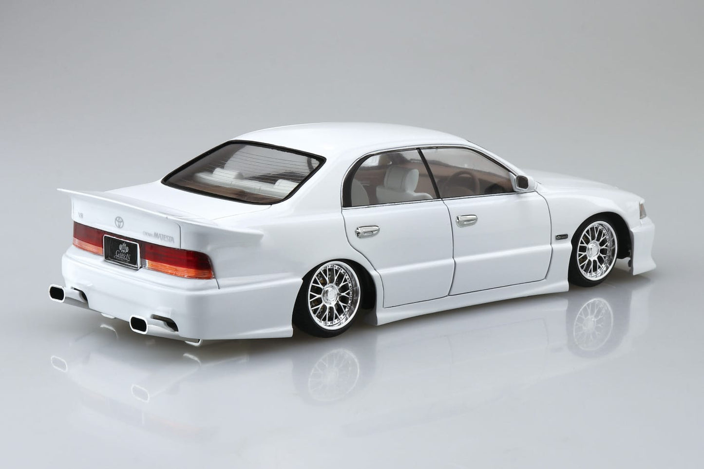 1/24 Garson UZS141 Majesta '91