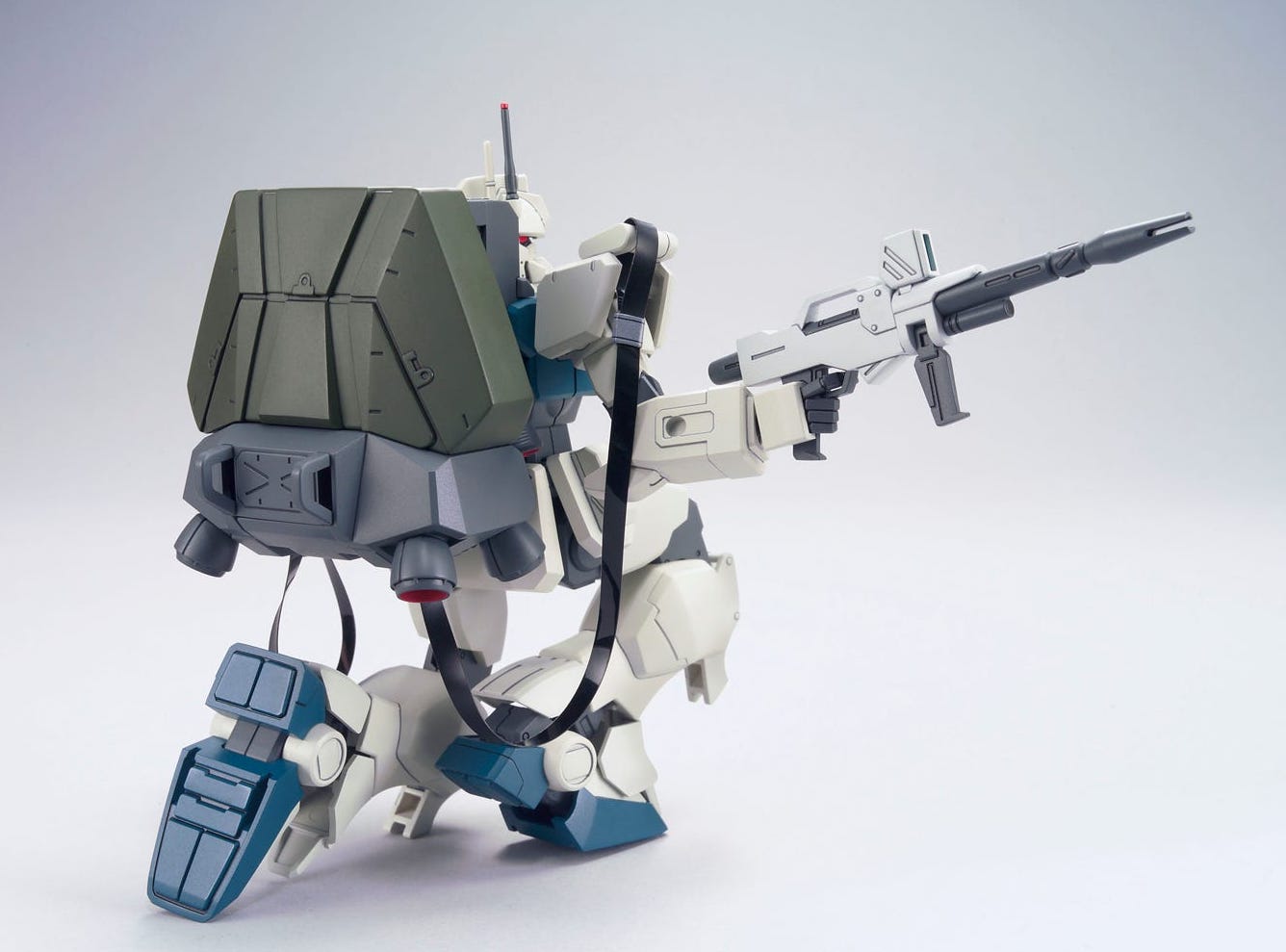 Bandai 1/144 HGUC Gundam EZ8