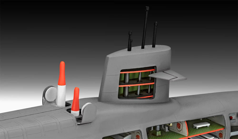 1: 253 S.S.B. Abraham Lincoln with Interior