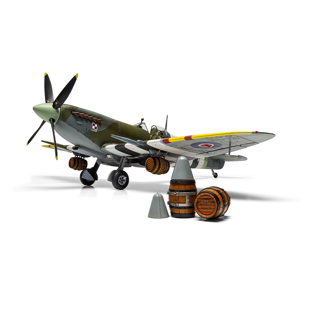 1:24 Supermarine Spitfire Mk.IXc - Flying Dray