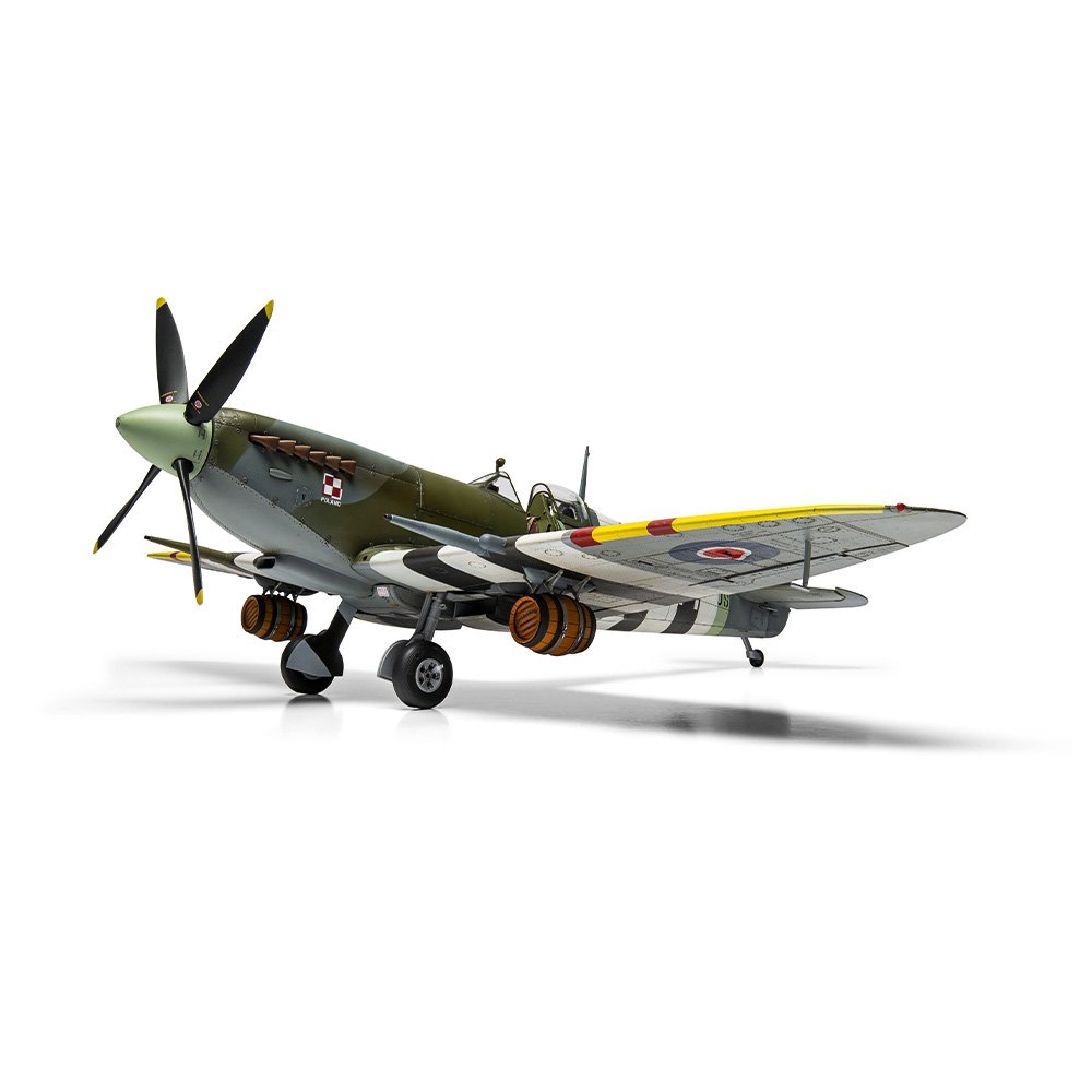 1:24 Supermarine Spitfire Mk.IXc - Flying Dray