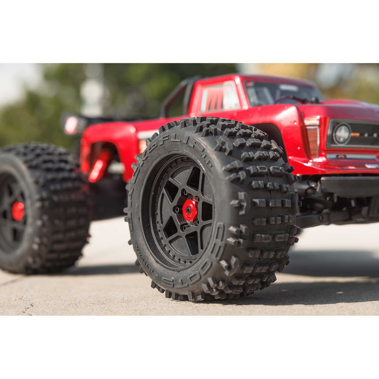 1/10 OUTCAST 4X4 4S V2 BLX Stunt Truck RTR, RED
