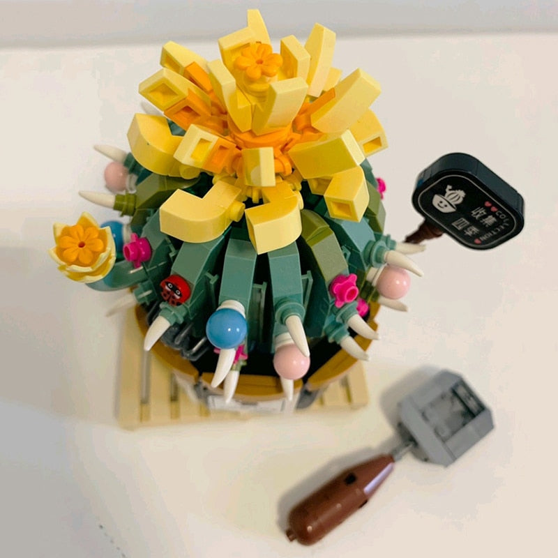 Potted Round Cactus - Building Bricks Eternal Plant Set
