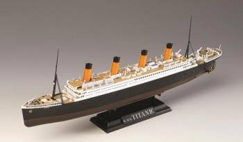 ACY14214 — 1/700 RMS Titanic "Centenary Anniversary"