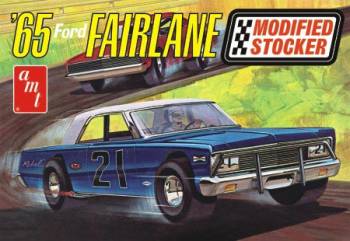 AMT1190 — 1/25 1965 Ford Fairlane Modified Stocker