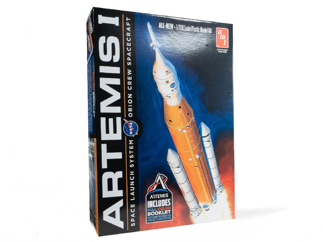 1/200 NASA Artemis-1 Rocket