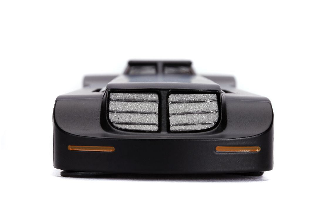 Jada 1/32 Animated Series Batmobile w/Batman