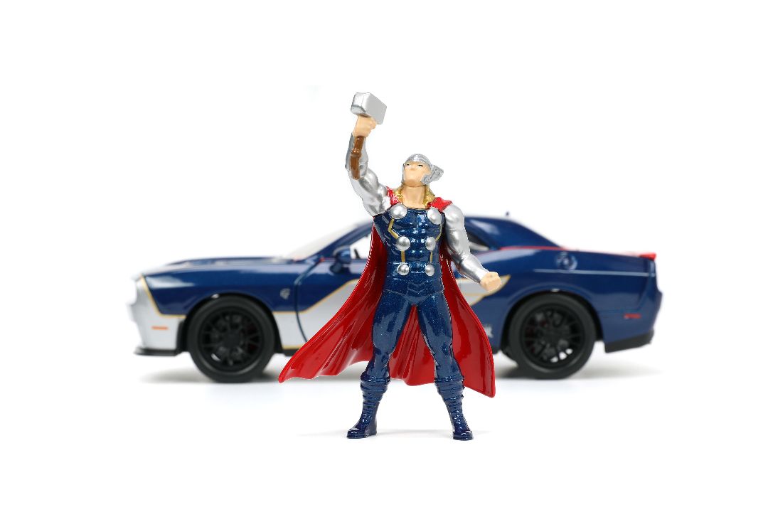 1/24 "Hollywood Rides" Marvel Challenger Hellcat with Thor