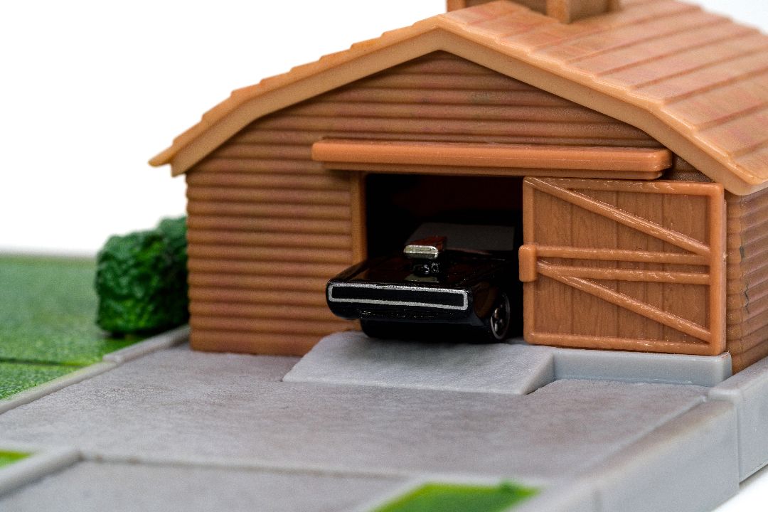 Nano "Hollywood Rides" Diorama Dom's House with Charger & Supra