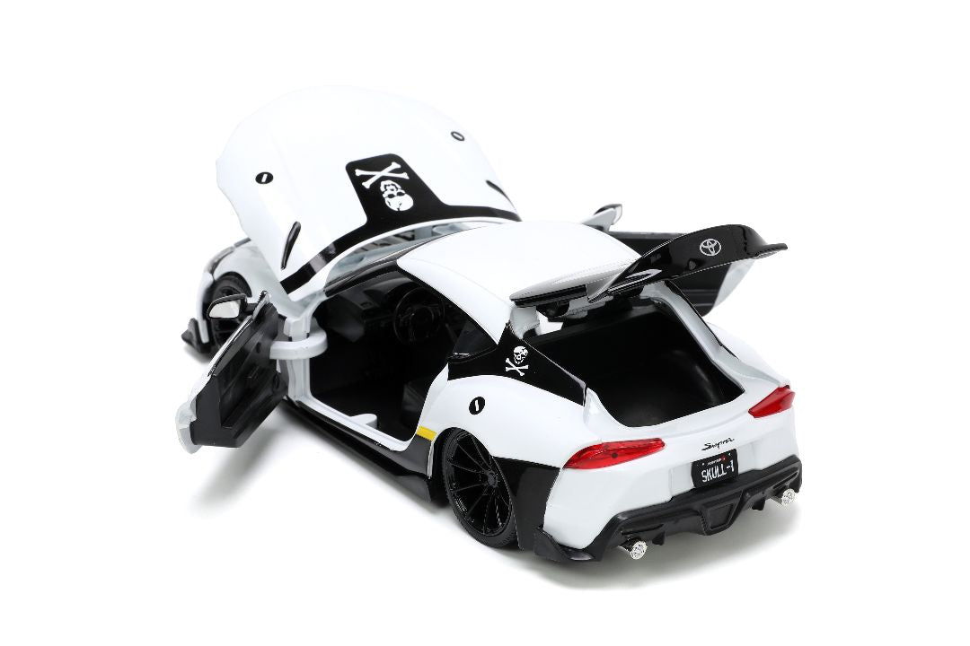 1/24 "Hollywood Rides" Robotech 2020 Supra with Roy Fokker