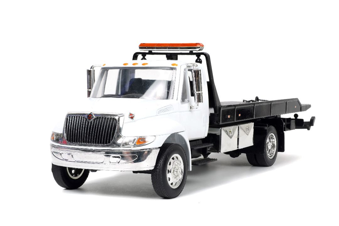 1/24 International Flat Bed Truck - Glossy White