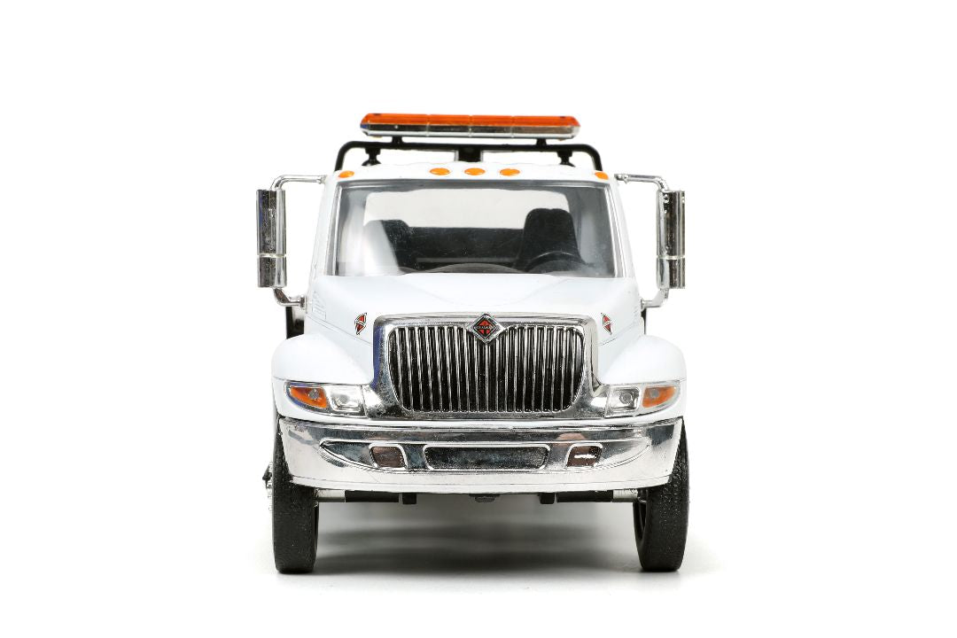 1/24 International Flat Bed Truck - Glossy White