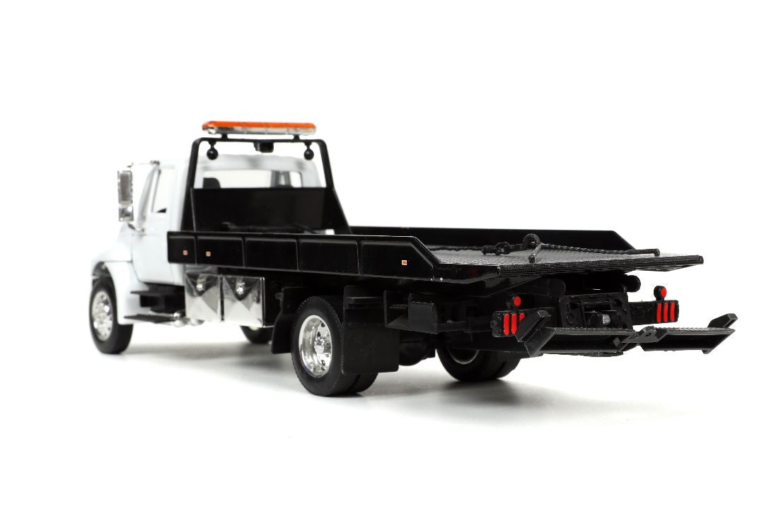 1/24 International Flat Bed Truck - Glossy White