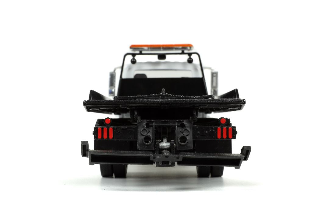 1/24 International Flat Bed Truck - Glossy White