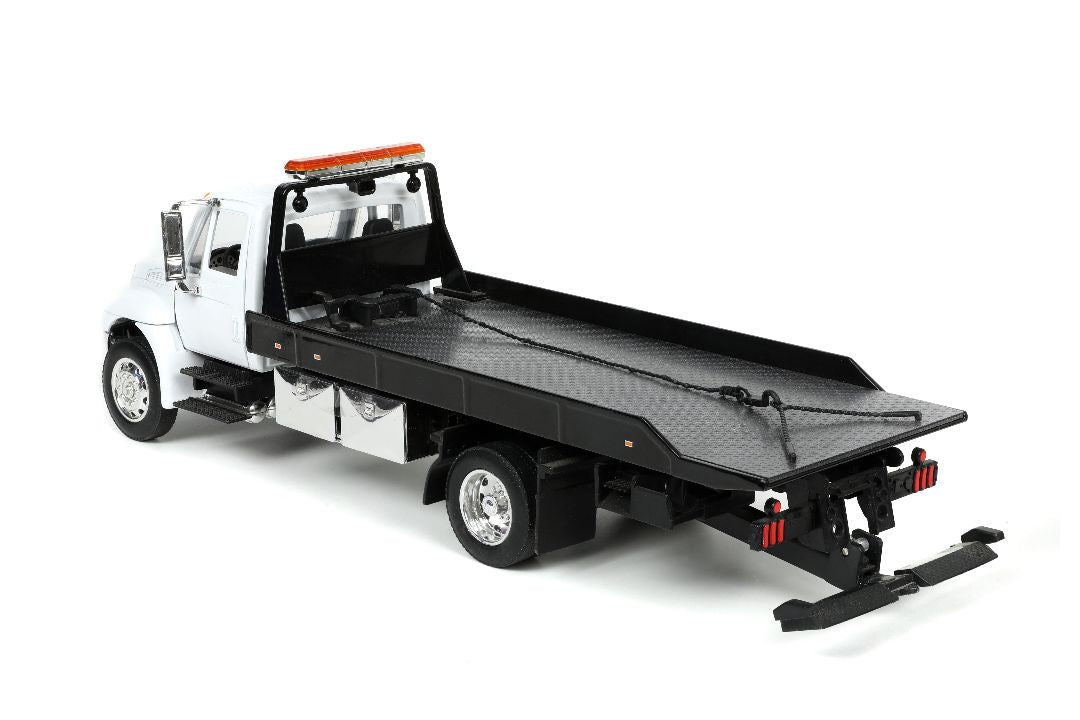 1/24 International Flat Bed Truck - Glossy White