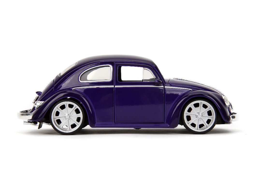 1/24 "Hollywood Rides" 1959 VW Beetle w/ Wednesday Addams