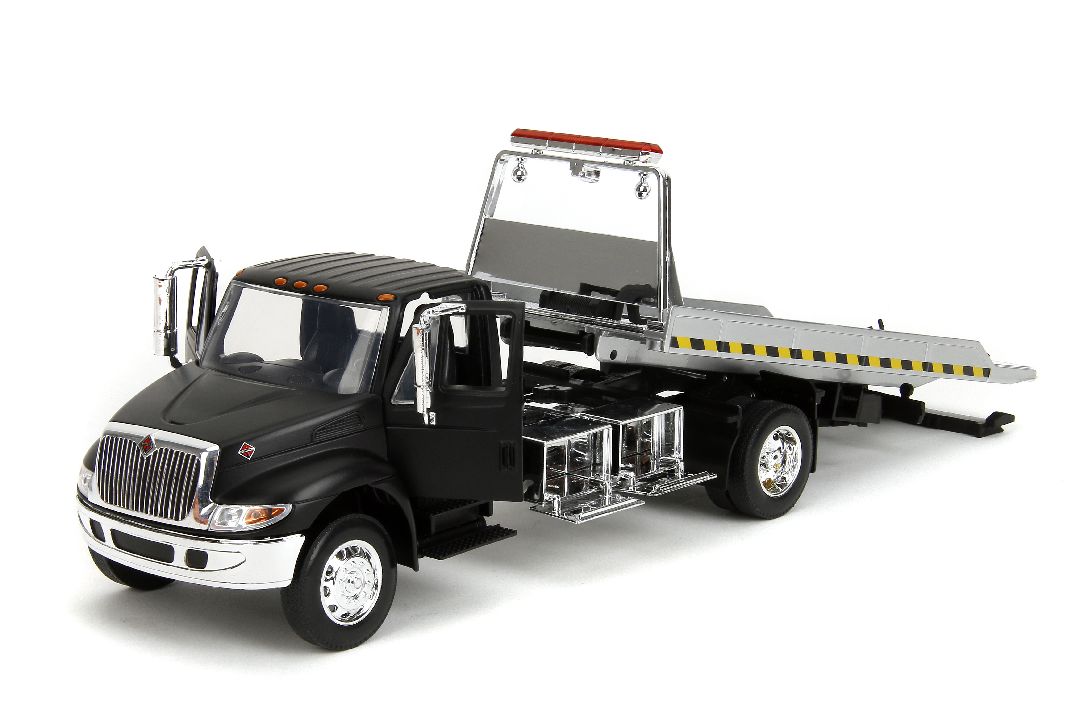 1/24 International Flatbed Tow Truck - Primer Black