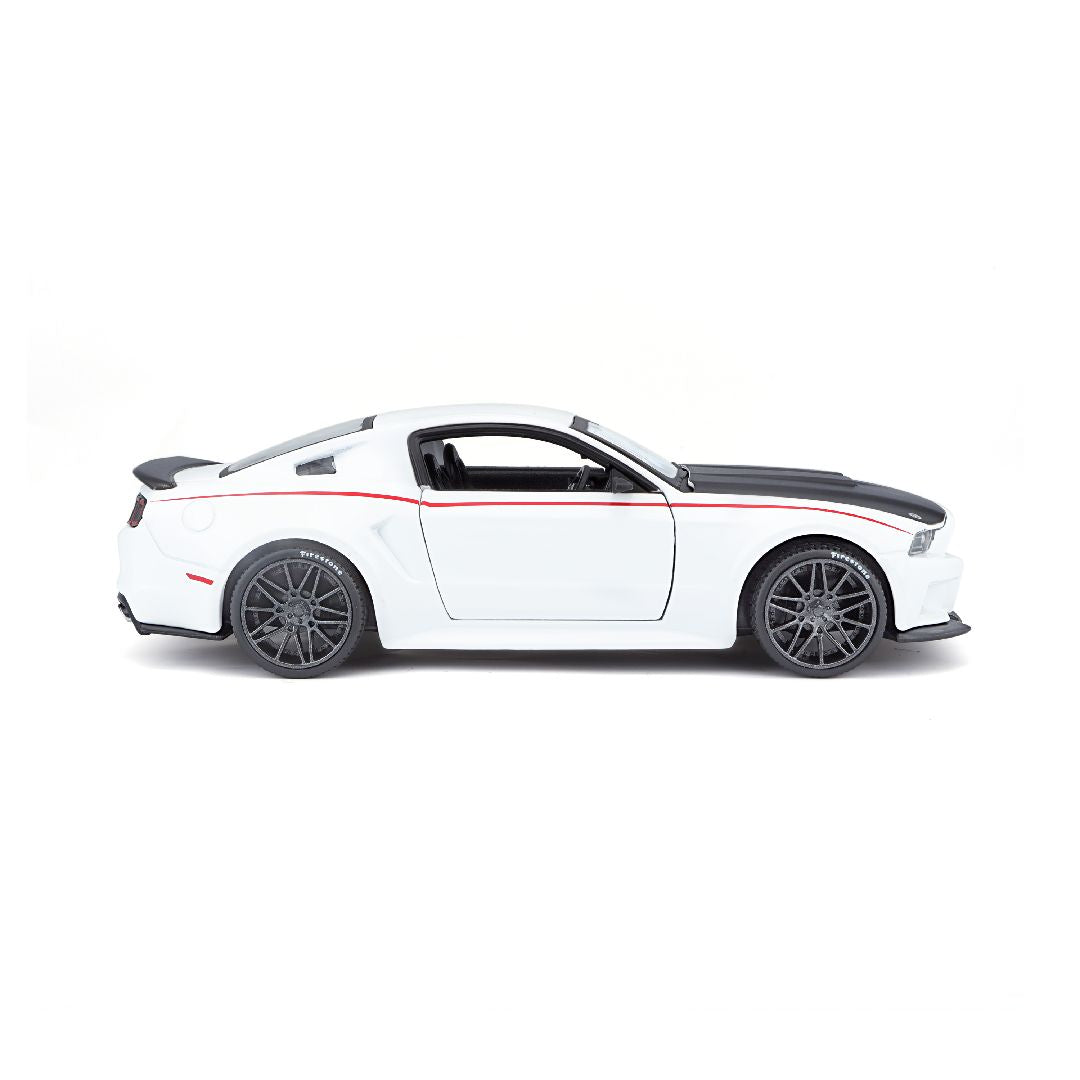 Ford Mustang Street Racer SE 2014 1/24 - White