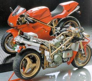 TAM14068 — 1/12 Ducati 916
