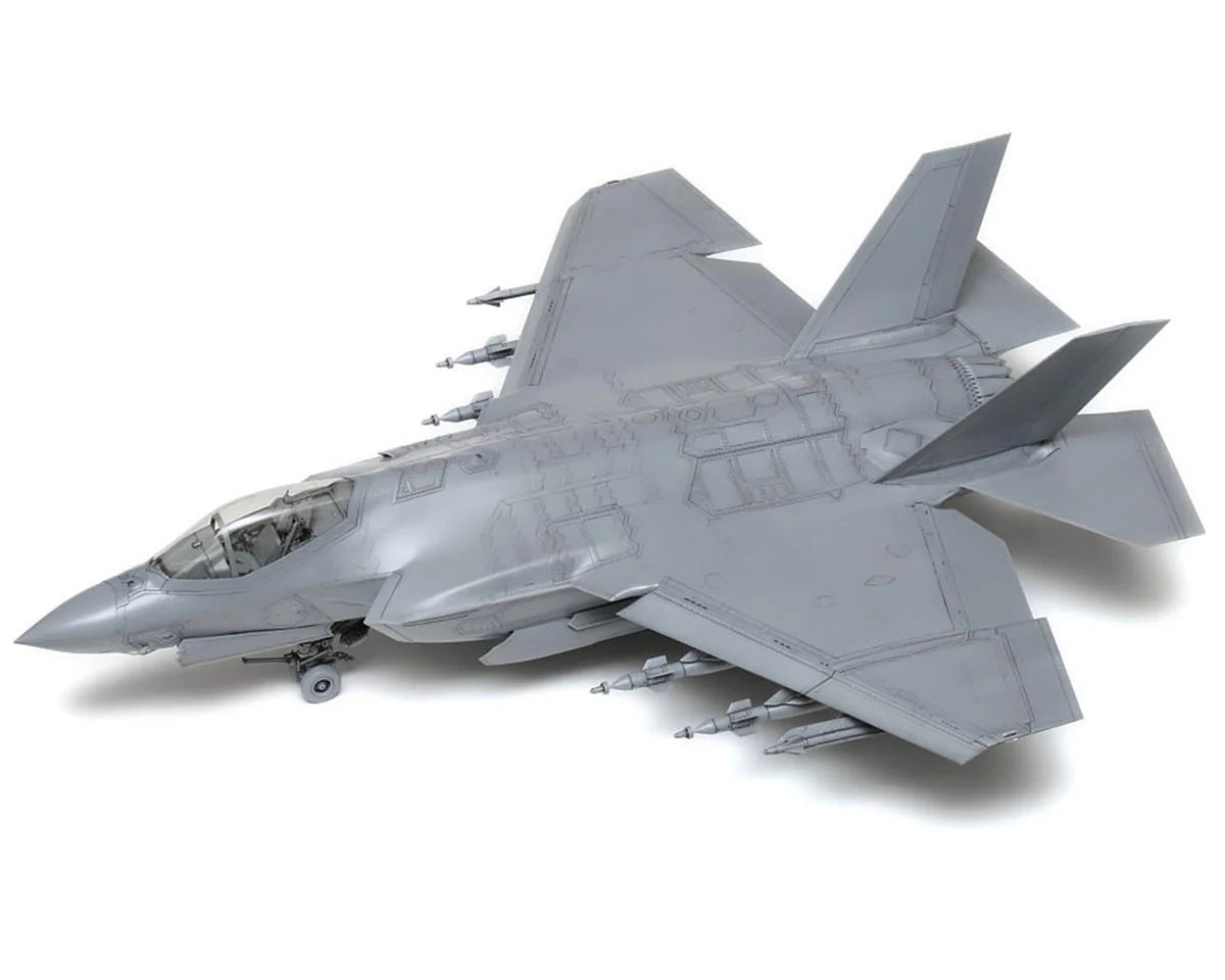 1/48 Lockheed Martin F-35 C Lightning II Plastic Model Kit