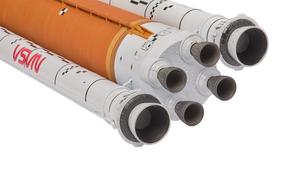 1/144 NASA Artemis Space Launch System (SLS)