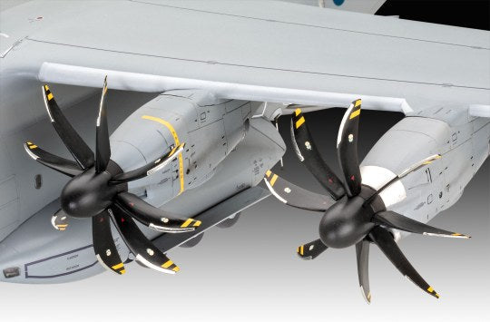 A400M 模型 1/72 スケール　レベル　完成品 1:72 Airbus A400M Atlas „RAF“ – Chris's House