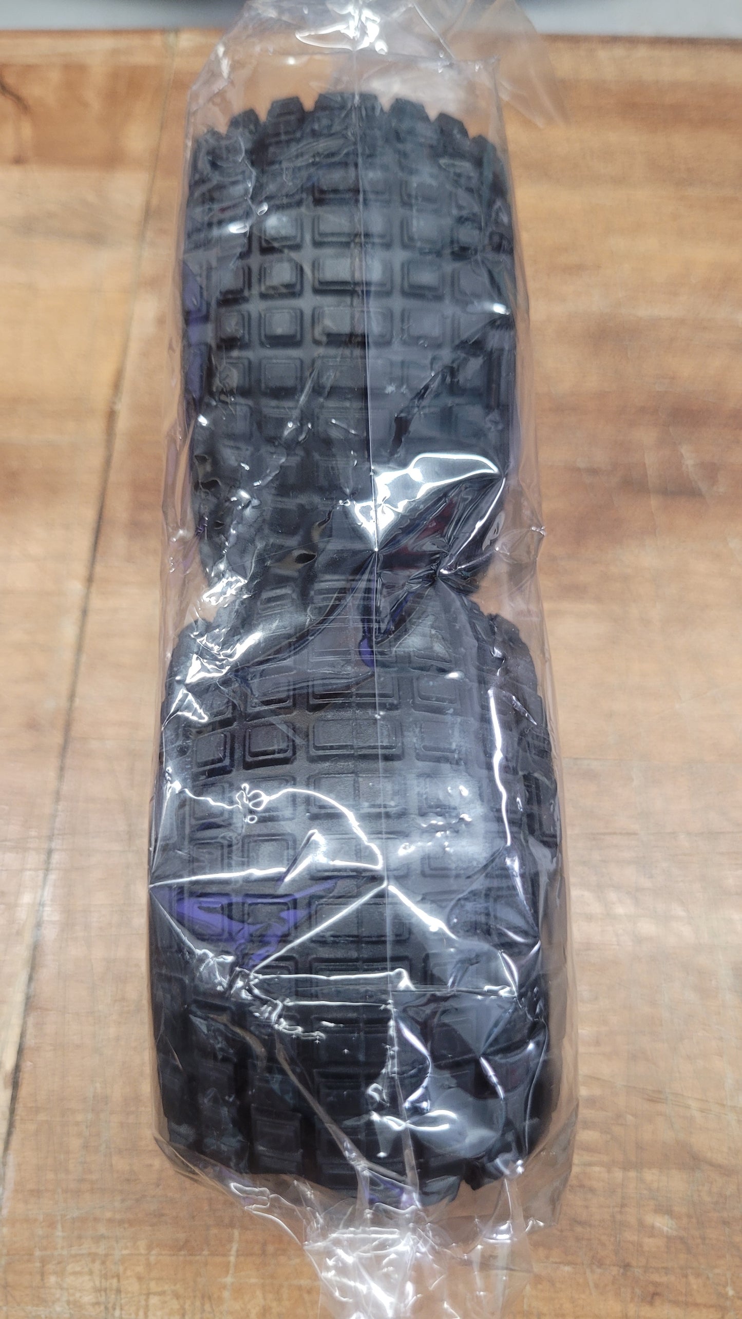 Tires for Comical Avante