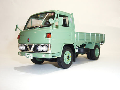 1/32 Mitsubishi Fuso Canter T200 1975