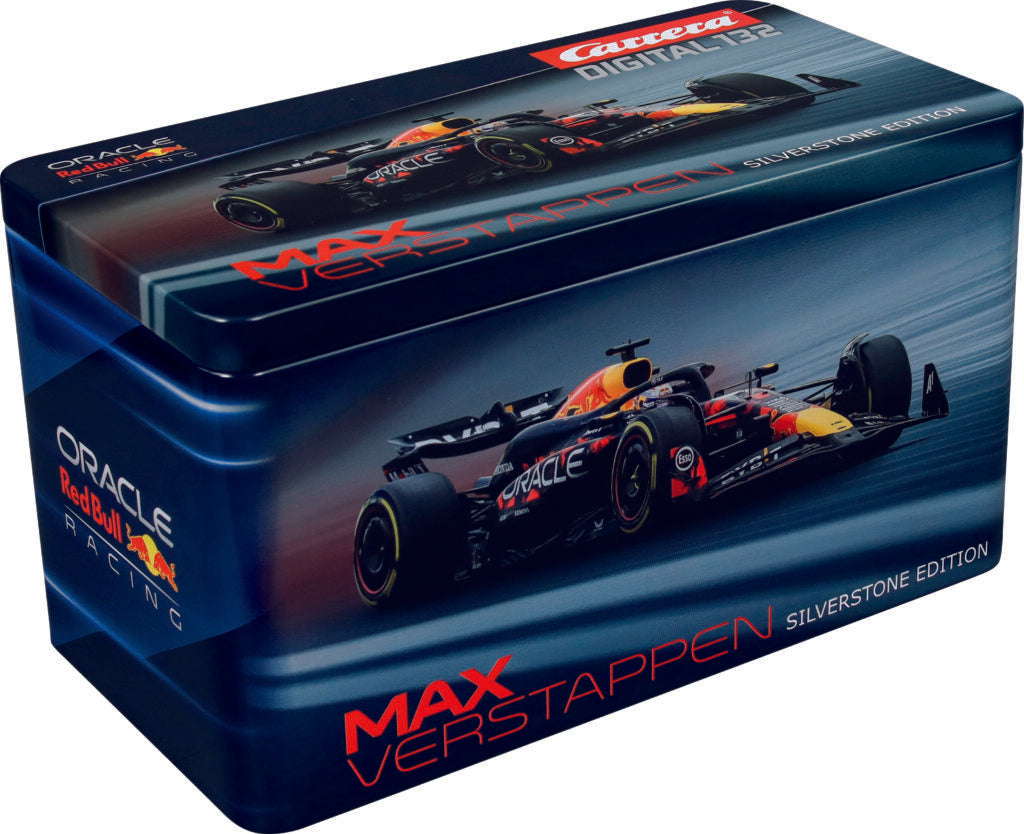 DIGITAL 1:32 – Oracle Red Bull Racing RB20 Max Verstappen No. 1 – Silverstone 2024 SE w/ 3 Figures