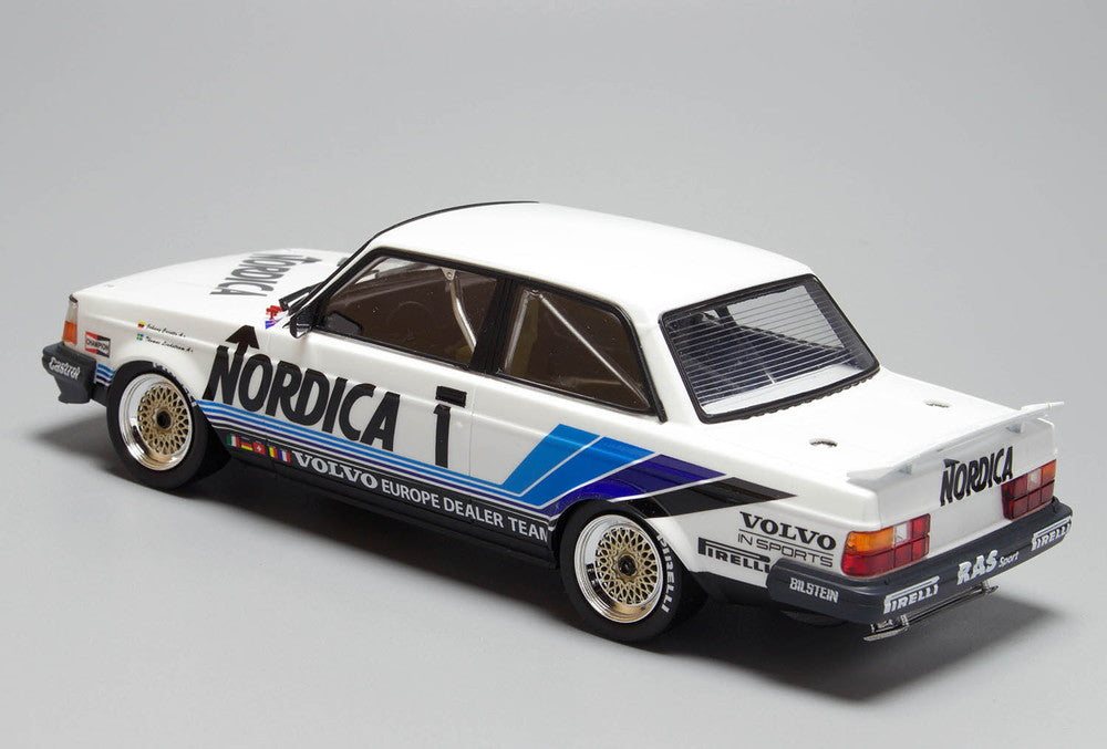 Platz NuNu 1/24 VOLVO 240T, Vehicle