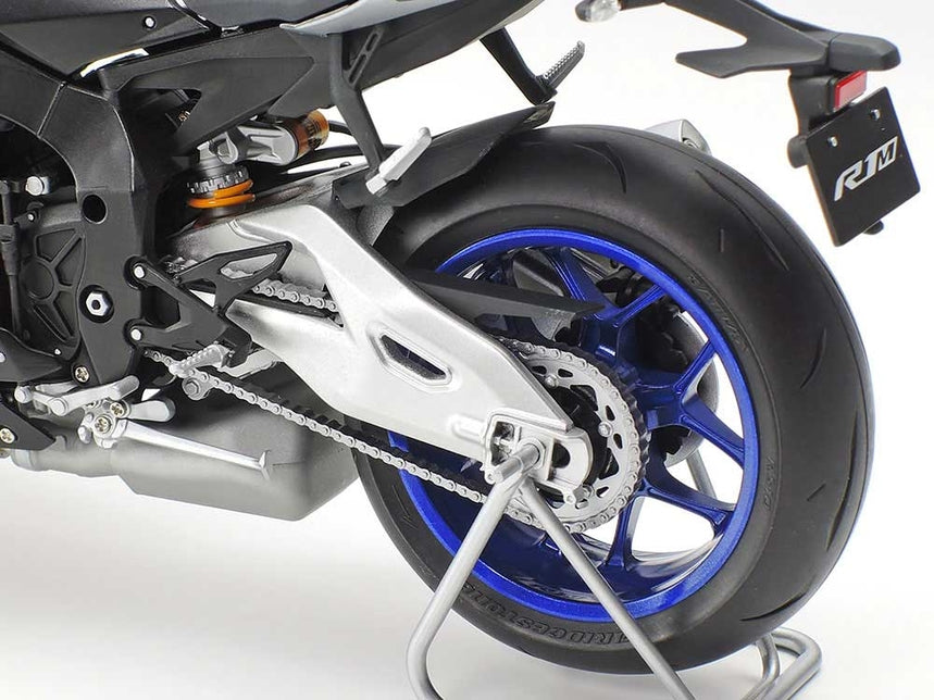 YAMAHA YZF-R1M