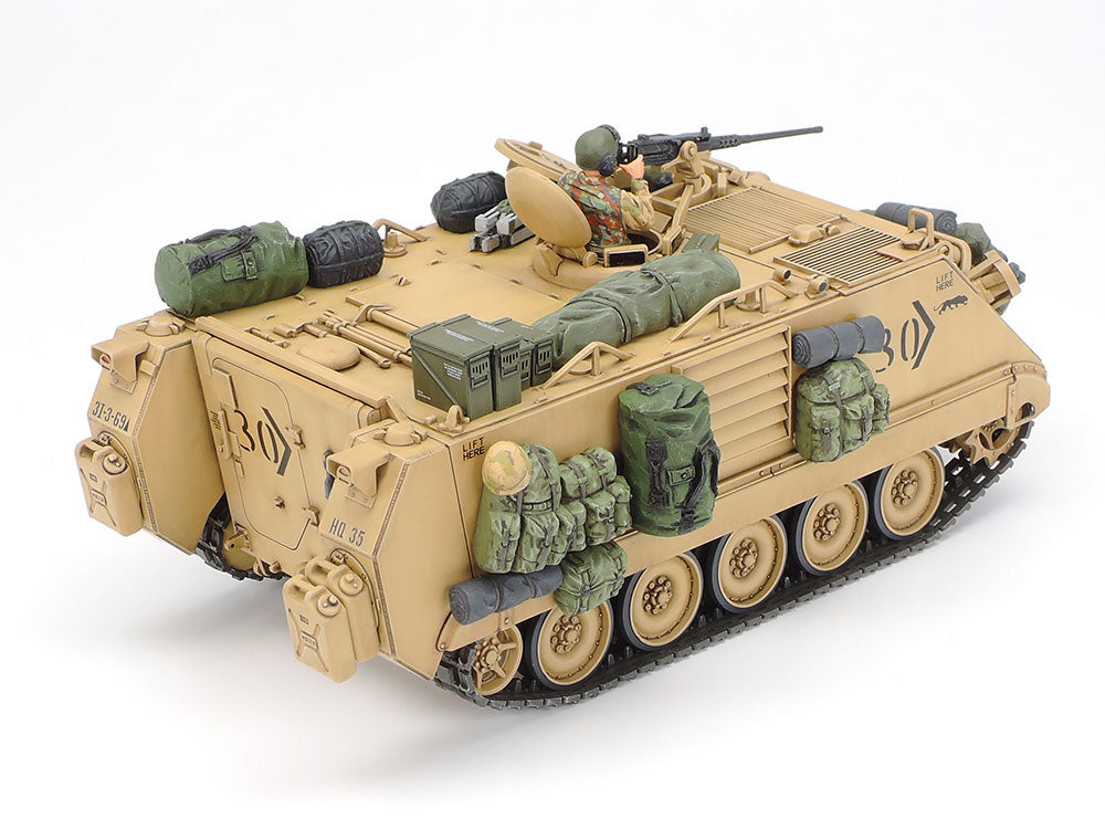 1/35 US M113A2 Personnel Carrier Desert Version