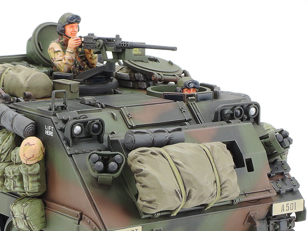 1/35 US M113A2 Personnel Carrier Desert Version