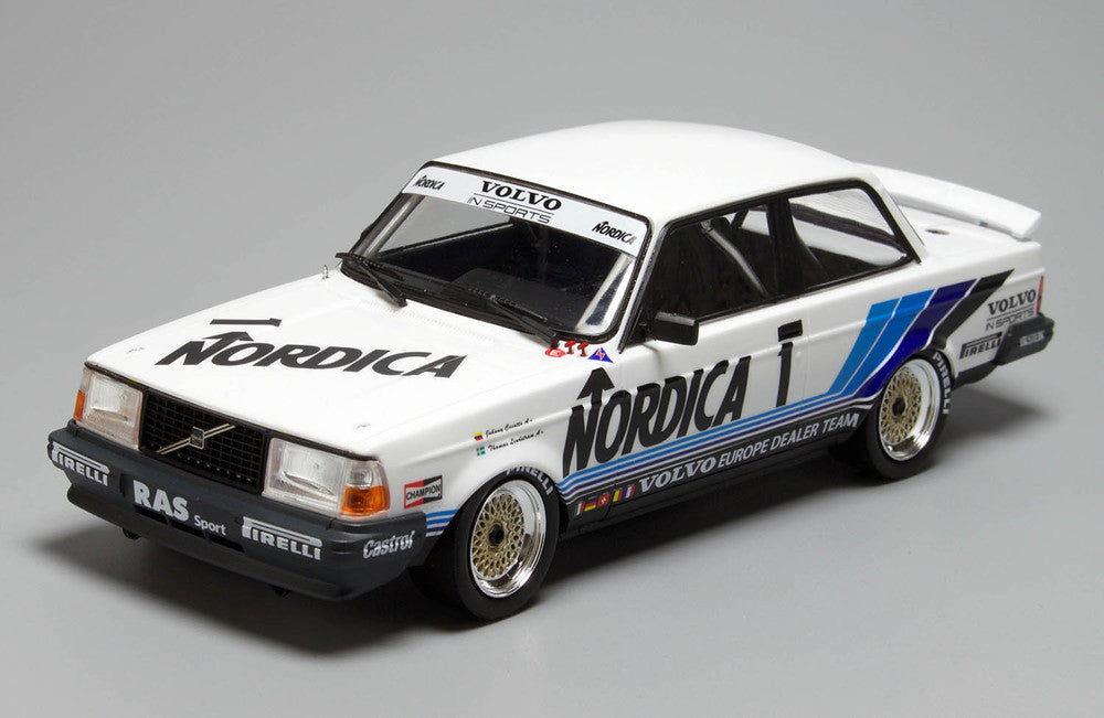 Platz NuNu 1/24 VOLVO 240T, Vehicle