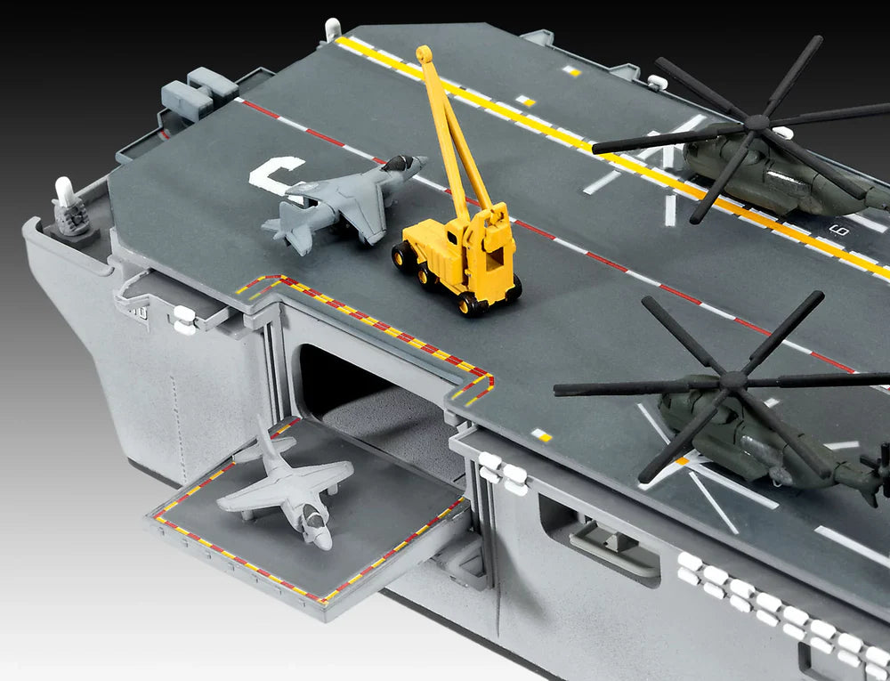 1:700 Assault Carrier USS WASP CLASS