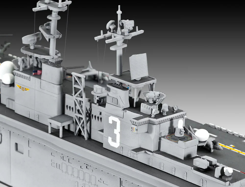 1:700 Assault Carrier USS WASP CLASS