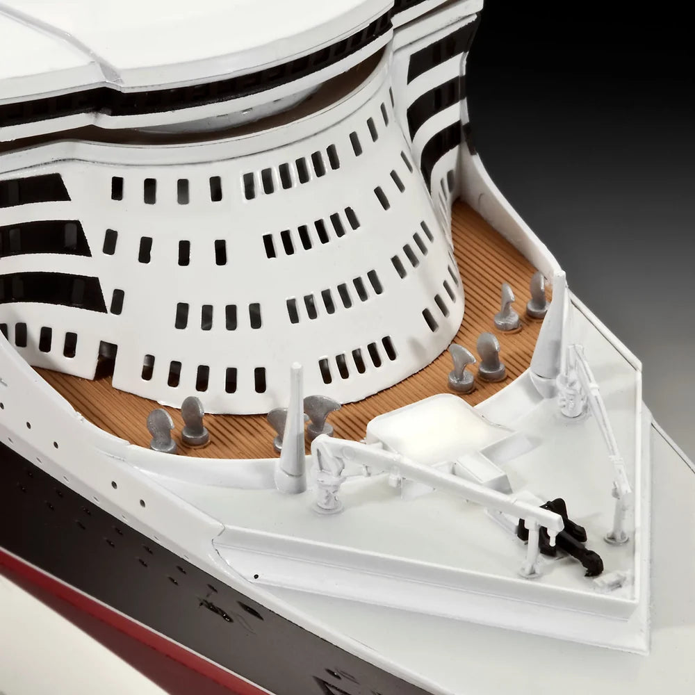 1:700 Ocean Liner Queen Mary 2