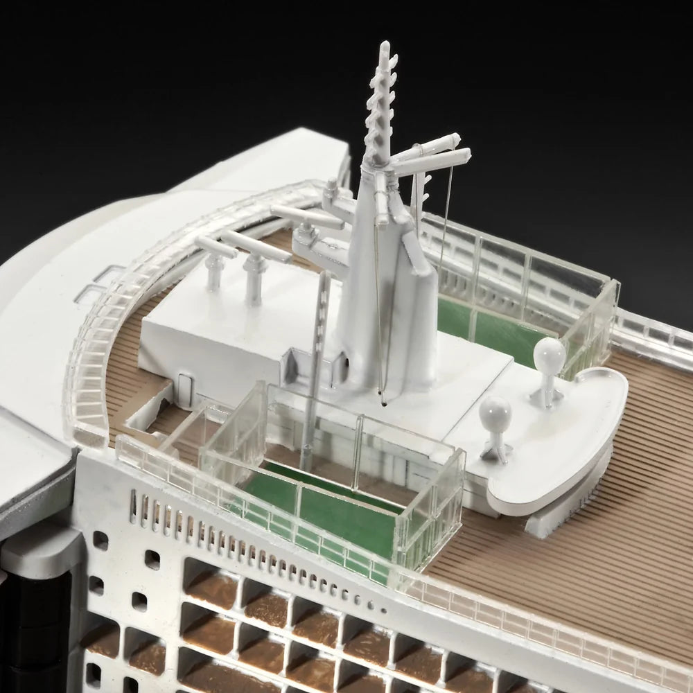 1:700 Ocean Liner Queen Mary 2