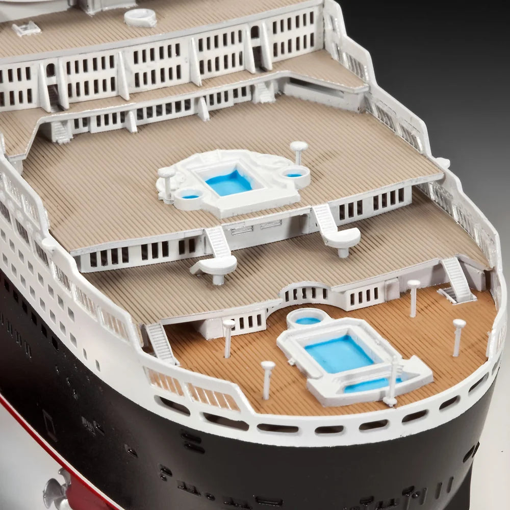 1:700 Ocean Liner Queen Mary 2