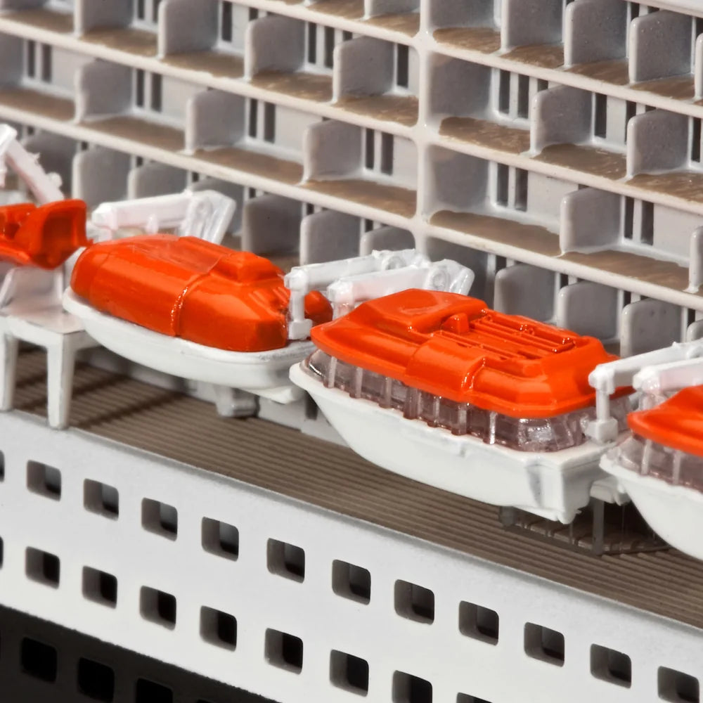 1:700 Ocean Liner Queen Mary 2