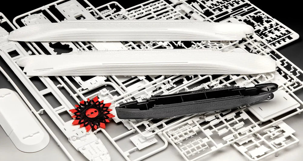 1:700 & 1:1200 R.M.S. Titanic - Gift Set