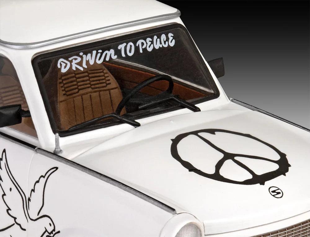 1:24 Model Set Trabant 601S "Builder's Choice"