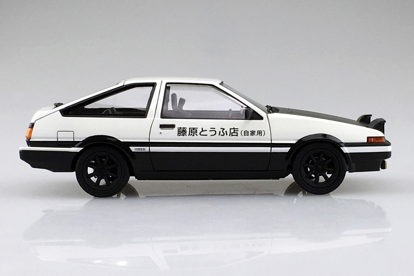 1/24 Initial D Toyota Fujiwara Takumi AE86 Trueno Project-D Ver.
