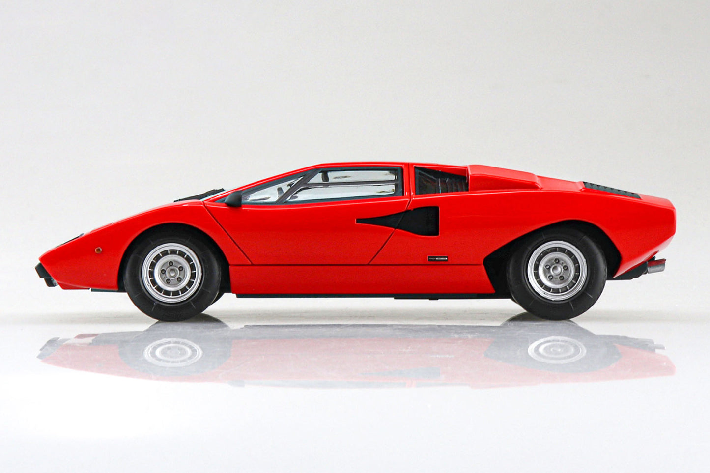 1/32 SNAP KIT Lamborghini Countach LP400(Red)