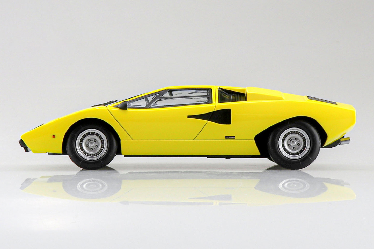 1/32 SNAP KIT Lamborghini Countach LP400(Yellow)